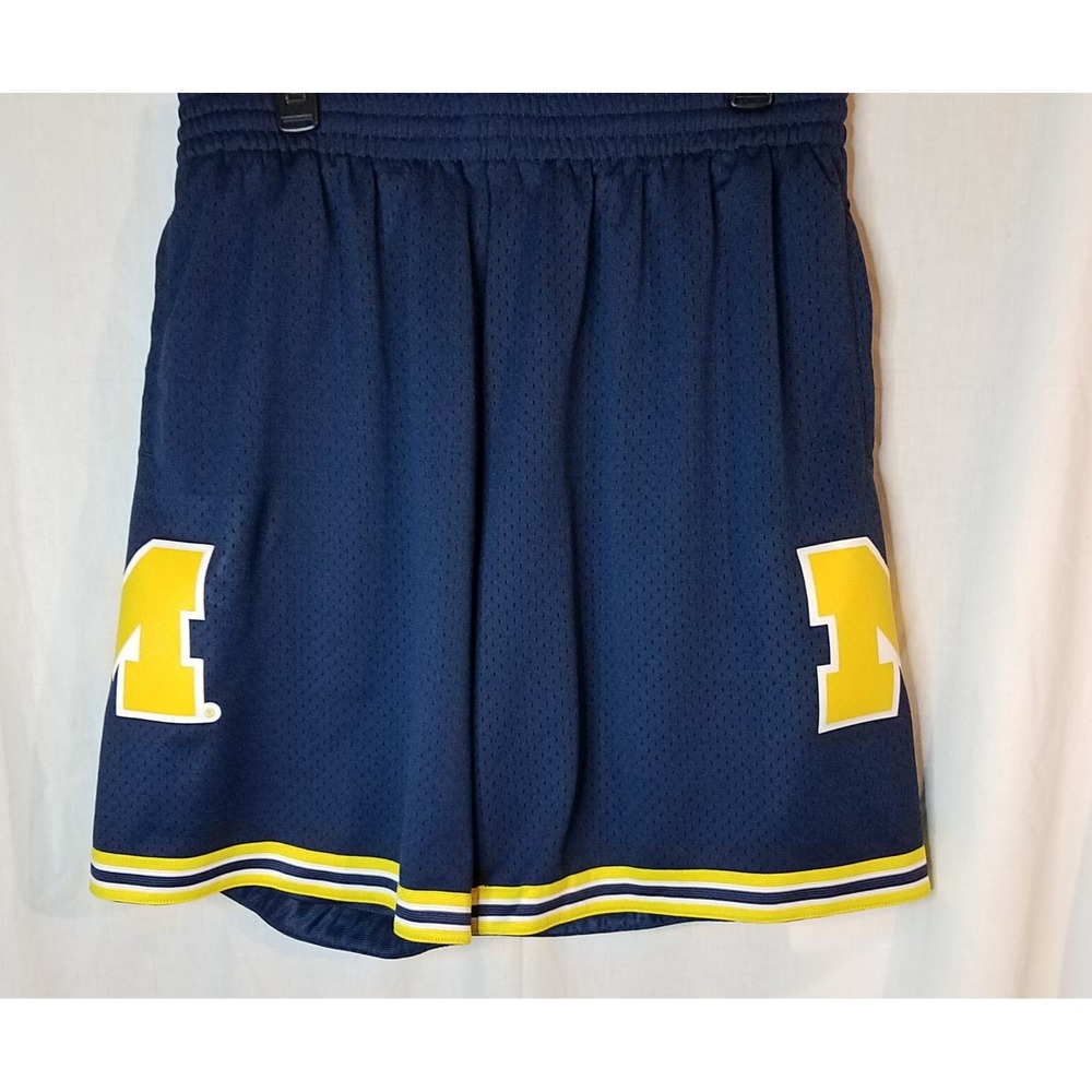 Mitchell And Ness Michigan Basketball Road Shorts Men's‎ Size XL Blue EUC
